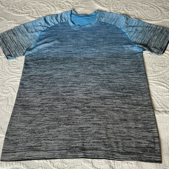 Lululemon Athletica Blue Black Gradient Short Sleeve Tee - Picture 1 of 7